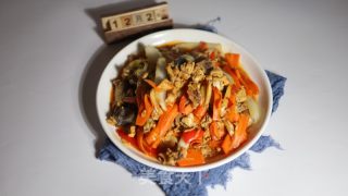 胡萝卜白菜梗炒鸡的做法步骤：9