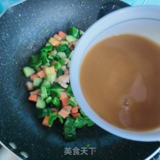 蔬菜炒鸡丁的做法步骤：10