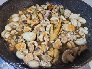 鲜蘑菇红烧鸡肉的做法步骤：6